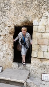 pauline stepping out of tomb